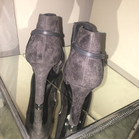 Booties - Picture 4 of 4